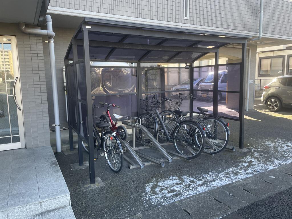 Brio　Teracce南仙台Ⅱ 屋根付き駐輪場