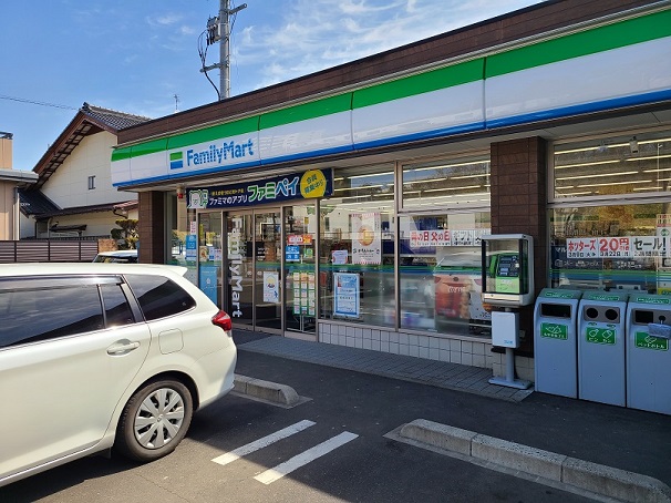 アルブルメゾン ファミリーマート仙台八木山店（コンビニ）