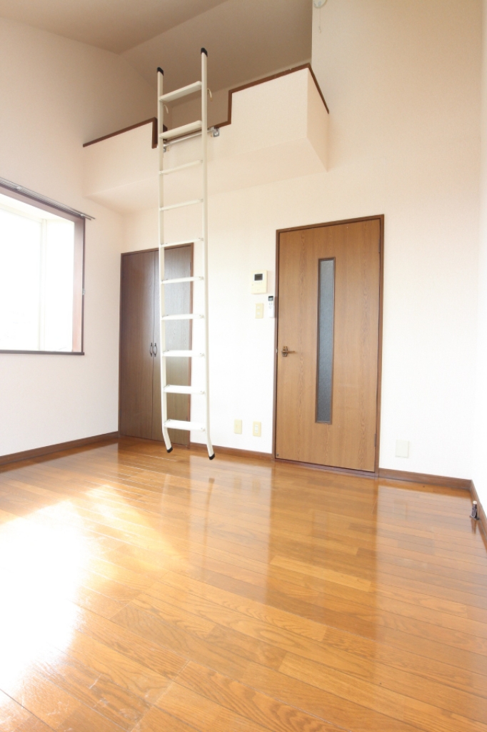 アルブルメゾン 角部屋出窓有り！