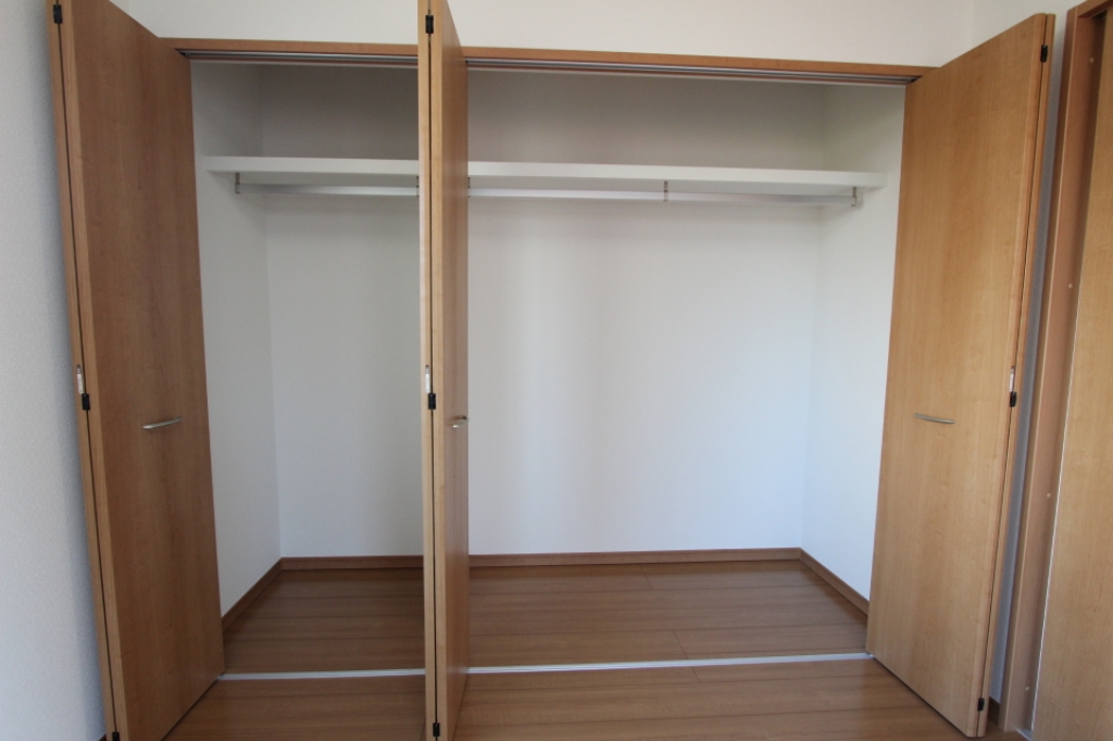 サンプラザファムリ白萩 収納