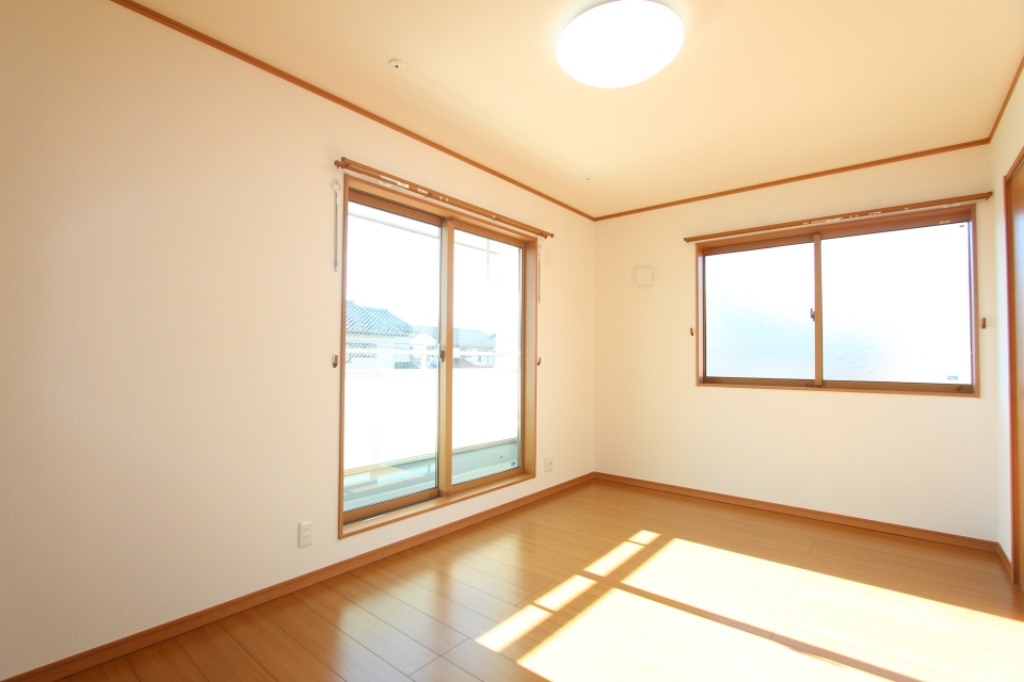 サンプラザファムリ白萩 ２F南居室　エアコン付きです