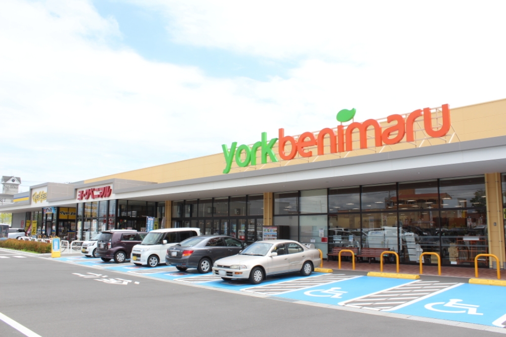 グランドルミエールⅠ フレスポ六丁の目南町（スーパー）