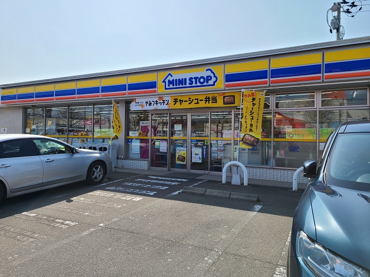 グランドルミエールⅠ ミニストップ仙台東インター店（コンビニ）
