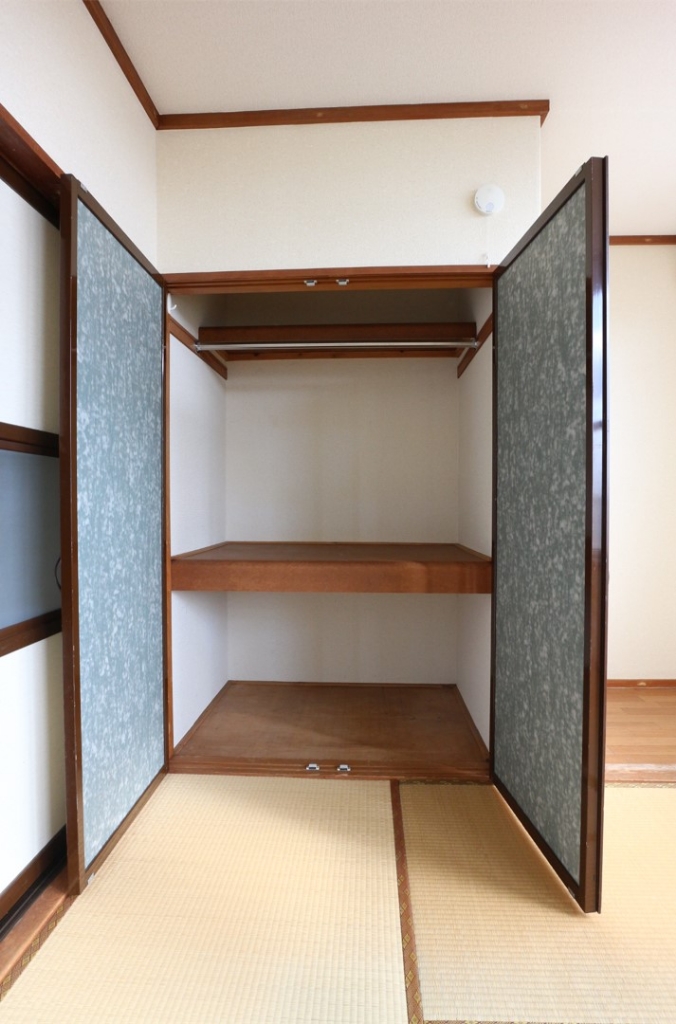 イーストパーツリッチ 和室収納2箇所あります