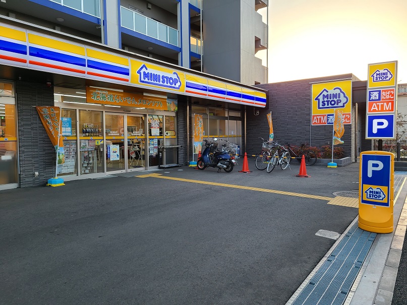 ハイツ白萩 ミニストップ仙台薬師堂駅前店（コンビニ）