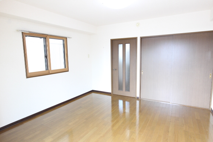 サンプラザ宮千代 8帖