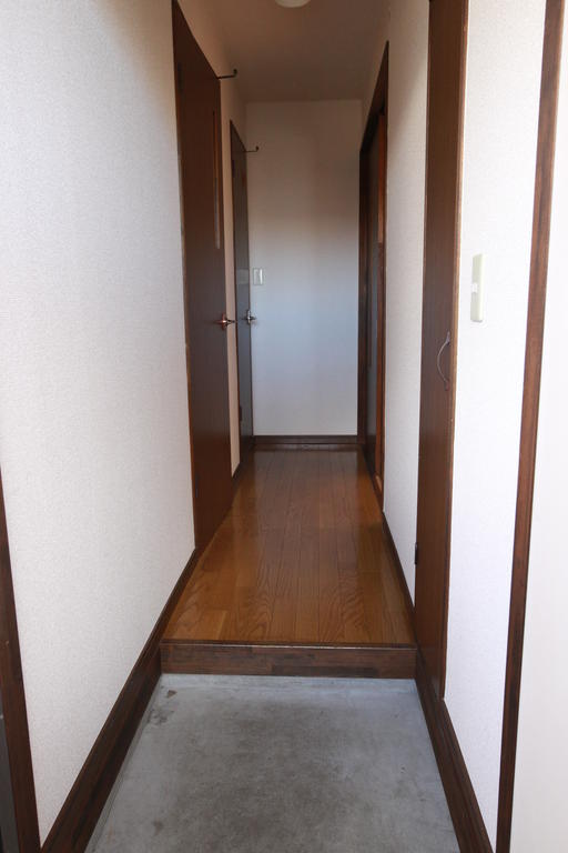 メゾンおーとり 玄関