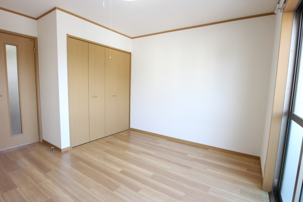 サンプラザ南中山 リビング