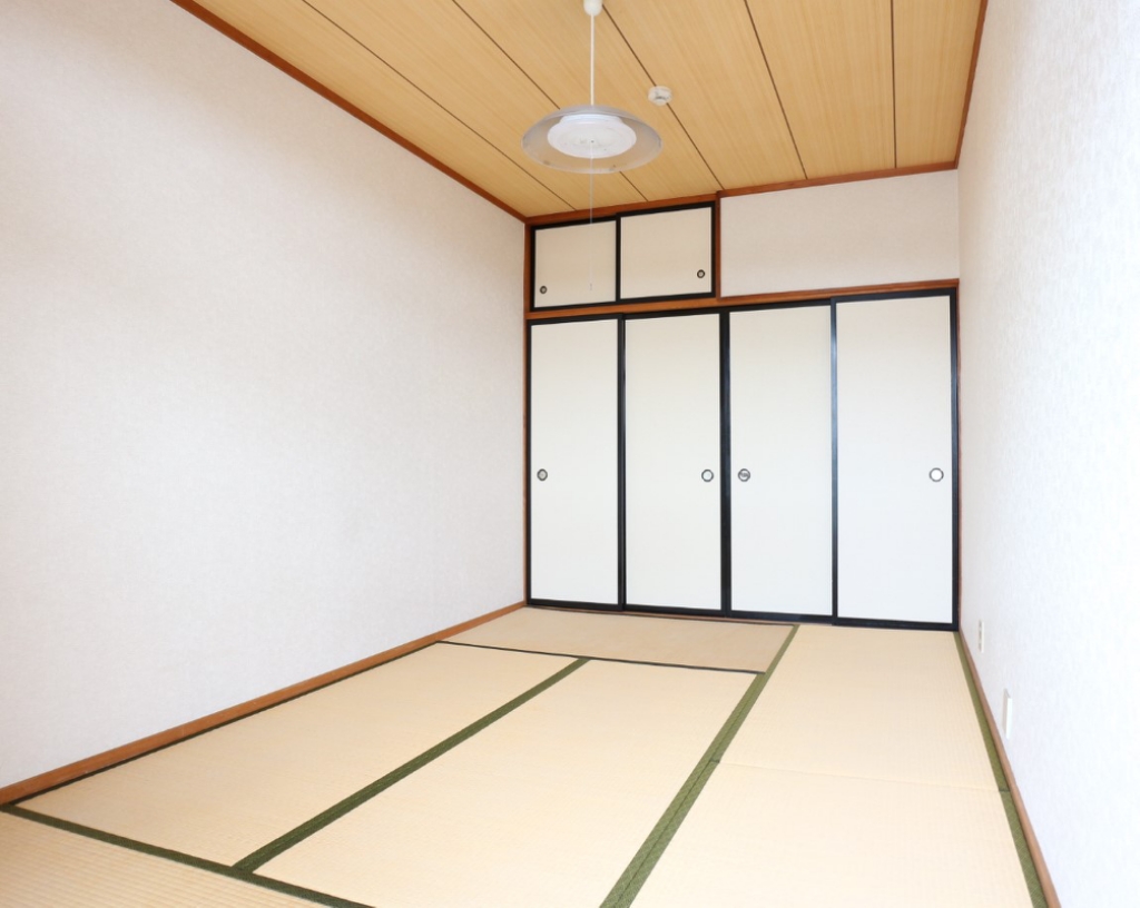 チェリーハイツ ※反転写真※201号室窓あり