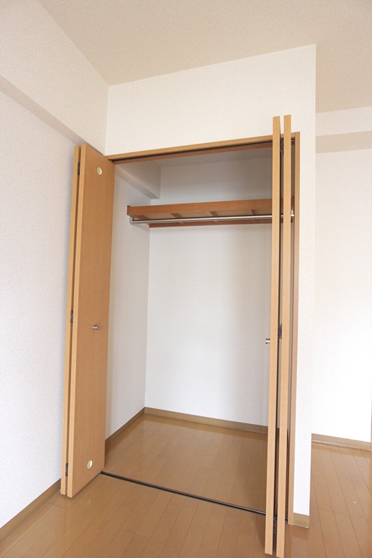 ジュネスシャトーＢ 収納