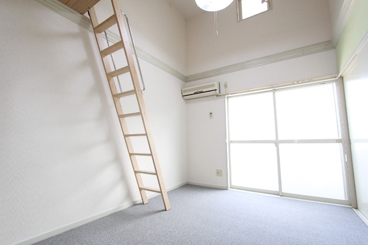 MAPLE RESIDENCE リビング