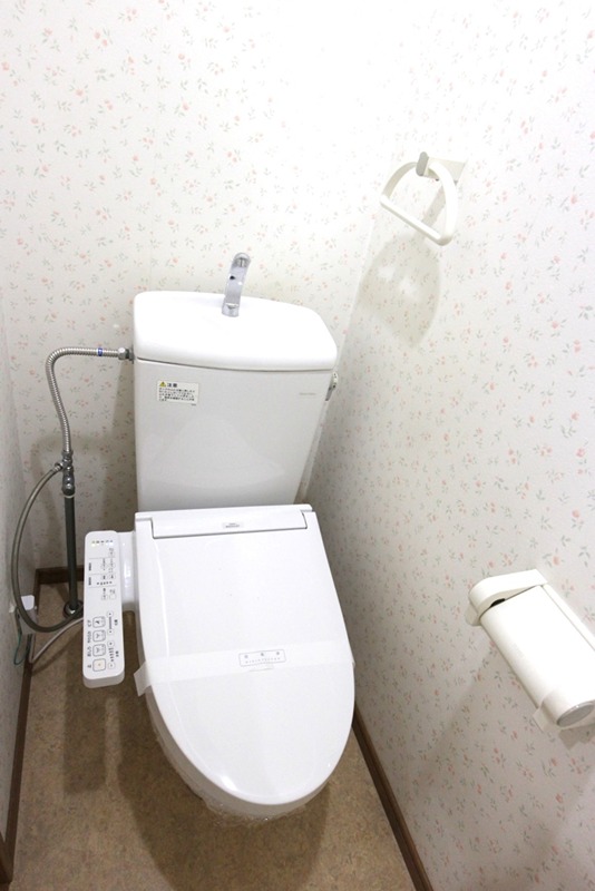 イーストアベニュー 温水洗浄便座付き