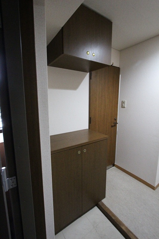 ヴェルビュ上杉 玄関