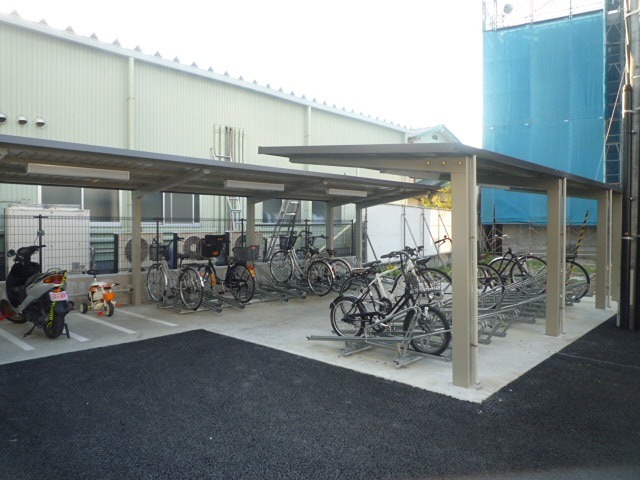 AURA六丁の目 駐輪場